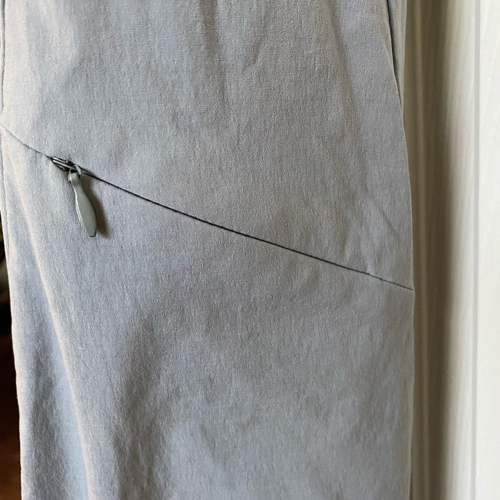 Athleta size 6 gray pants. Like new. $40